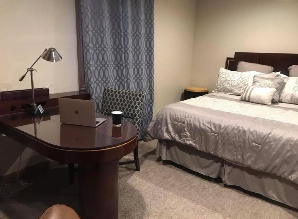 Baltzell Lodge Great Bend Екстер'єр фото